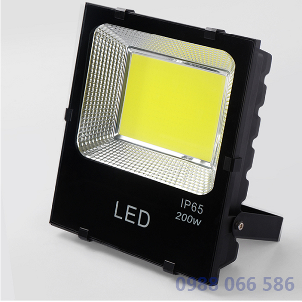 den pha led 200w chat luong